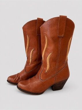 Vintage Tan Leather Western Cowboy Boots Flame Stitch Mid Calf Block Heel